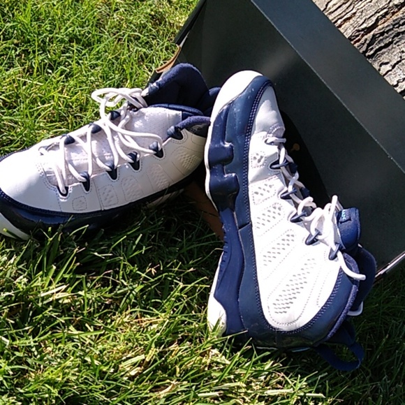 Air Jordans - Picture 2 of 4